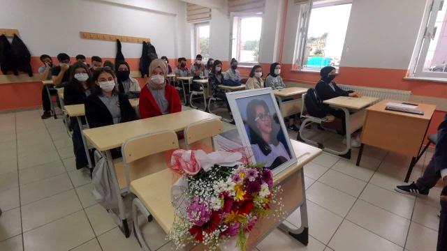 Maganda kurşunu ile hayatını kaybeden Büşra'nın sınıfında duygusal anlar yaşandı