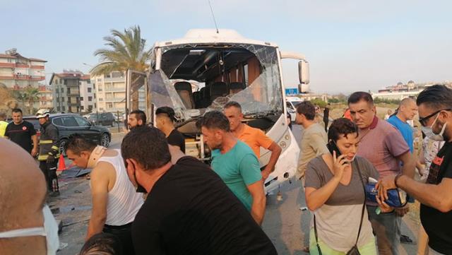 Manavgat'tan bir kötü haber daha! Turistleri taşıyan tur midibüsü devrildi: 3 ölü, 16 yaralı Manavgat'tan bir kötü haber daha! Turistleri taşıyan tur midibüsü devrildi: 3 ölü, 16 yaralı