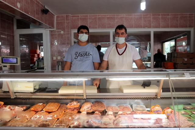 Mangal severlere kötü haber! Tavuk fiyatı kırmızı etle yarışıyor