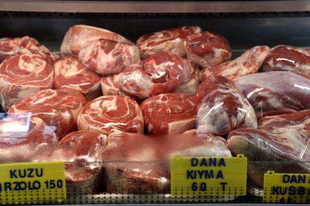 Mangal severlere kötü haber! Tavuk fiyatı kırmızı etle yarışıyor