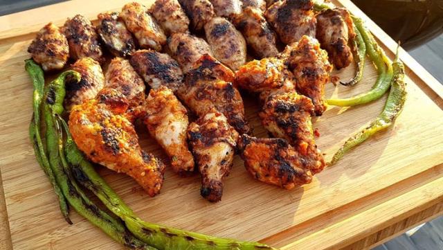 Mangal severlere kötü haber! Tavuk fiyatı kırmızı etle yarışıyor Mangal severlere kötü haber! Tavuk fiyatı kırmızı etle yarışıyor