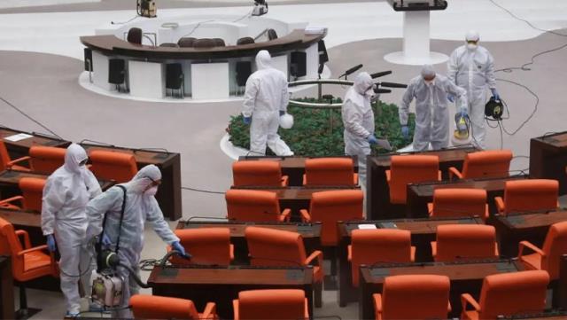 Meclis'te delta varyantı paniği! MHP ve CHP'li vekillere danışmanlık yapan iki kişi karantinaya alındı Meclis'te delta varyantı paniği! MHP ve CHP'li vekillere danışmanlık yapan iki kişi karantinaya alındı