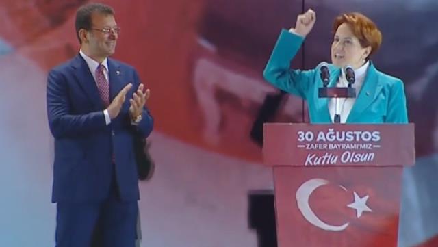 Meral Akşener'in İmamoğlu'nu Fatih Sultan Mehmet'e benzetmesi sosyal medyada tepki çekti Meral Akşener'in İmamoğlu'nu Fatih Sultan Mehmet'e benzetmesi sosyal medyada tepki çekti