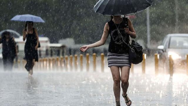 Meteoroloji'den 22 ile sarı, 6 ile turuncu kodlu uyarı! Şiddetli yağış, dolu ve fırtına geliyor Meteoroloji'den 22 ile sarı, 6 ile turuncu kodlu uyarı! Şiddetli yağış, dolu ve fırtına geliyor