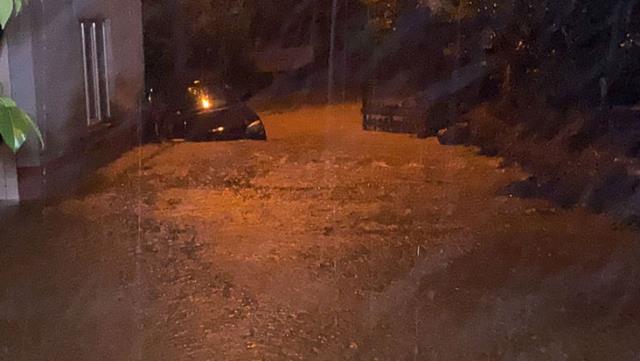 Meteoroloji'nin uyardığı Düzce'de sel felaketi! Mahsur kalanlar var, evler boşaltıldı Meteoroloji'nin uyardığı Düzce'de sel felaketi! Mahsur kalanlar var, evler boşaltıldı