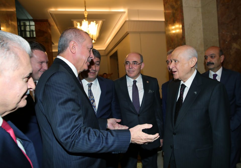 <p>Cumhurbaşkanı Erdoğan, TBMM'de partisinin grup toplantısının ardından Bahçeli ile bir araya geldi.</p>

<p> </p>
