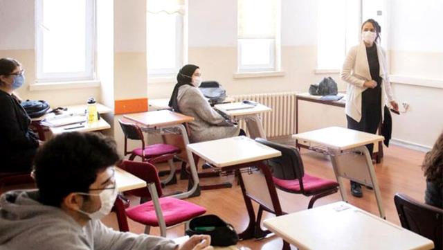 Milli Eğitim Bakanı Selçuk: Liselerde yüz yüze sınavlar illerin durumuna göre 8 Mart'tan itibaren başlayacak