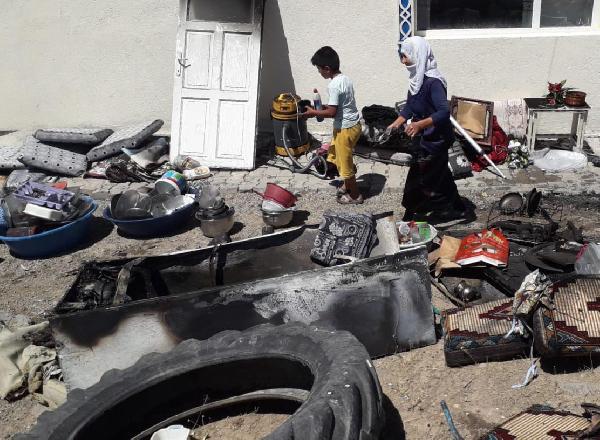 Mutfakta patlayan buzdolabı evi kül etti, çocuklarını pencereden atarak kurtardı