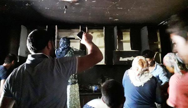 Mutfakta patlayan buzdolabı evi kül etti, çocuklarını pencereden atarak kurtardı