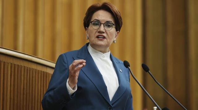 Ne diyeceği merak ediliyordu! Akşener, Bolu'daki mültecilere yönelik zam önergesiyle ilgili sessizliğini bozdu Ne diyeceği merak ediliyordu! Akşener, Bolu'daki mültecilere yönelik zam önergesiyle ilgili sessizliğini bozdu