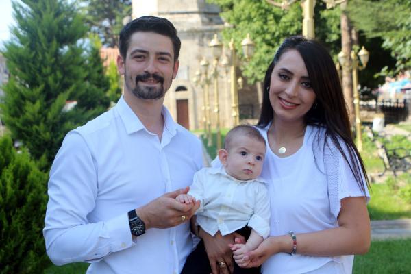 Nikahta çift, düğünde 3 kişi oldular