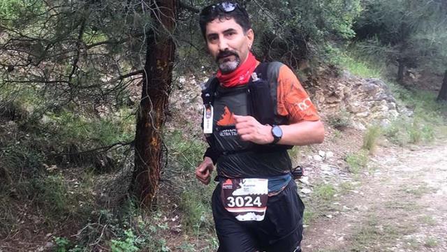 Oğluyla maratona katılan talihsiz adam, koşuyu tamamlayamadan can verdi Oğluyla maratona katılan talihsiz adam, koşuyu tamamlayamadan can verdi