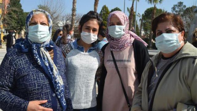 Öğretmen kadın ve ailesi gürültü yaptıkları gerekçesiyle komşularının muştalı saldırısına uğradı Öğretmen kadın ve ailesi gürültü yaptıkları gerekçesiyle komşularının muştalı saldırısına uğradı