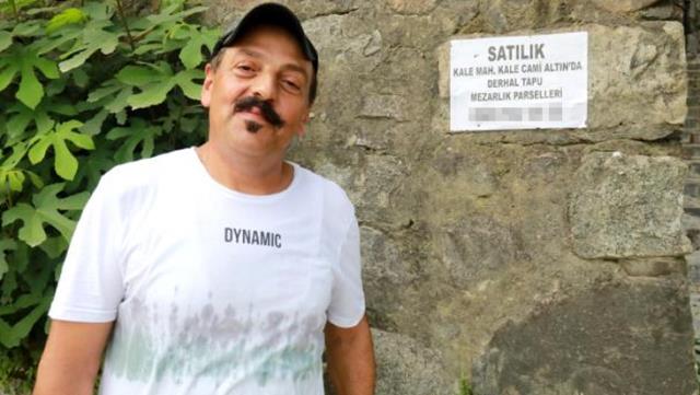 Pandemiden dolayı çalışamayan tiyatrocu Orhan Çağlar, babasından kalan mezarlığı satışa çıkardı Pandemiden dolayı çalışamayan tiyatrocu Orhan Çağlar, babasından kalan mezarlığı satışa çıkardı