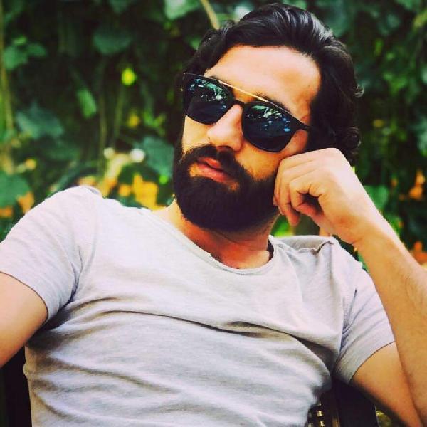 Paraşütle dağdan atlayan adam, olumsuz hava koşulları nedeniyle gözden kayboldu Paraşütle dağdan atlayan adam, olumsuz hava koşulları nedeniyle gözden kayboldu