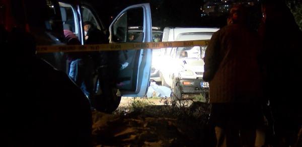 Park halindeki otomobilde cesedi bulundu Park halindeki otomobilde cesedi bulundu