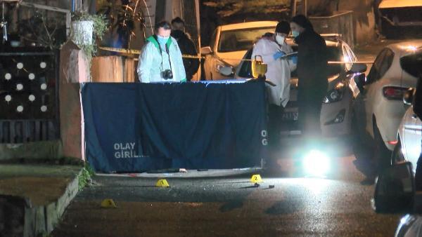 Pendik'te genç kızı korumak isteyen dayısı canından oldu, komşusu yaralandı Pendik'te genç kızı korumak isteyen dayısı canından oldu, komşusu yaralandı