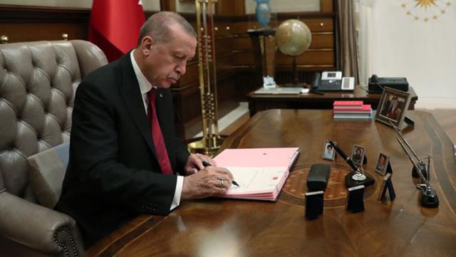 Resmi Gazete'de yayımlandı! Cumhurbaşkanı Erdoğan, 11 üniversiteye rektör atadı Resmi Gazete'de yayımlandı! Cumhurbaşkanı Erdoğan, 11 üniversiteye rektör atadı