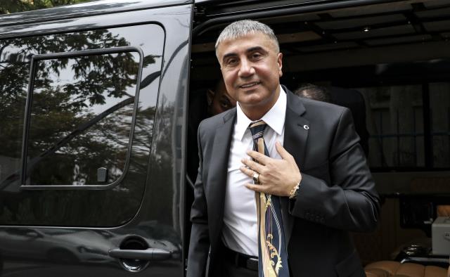 Sedat Peker'in kaçtığı BAE'yle ilgili skandal gerçeği Bakan Soylu açıkladı: 15 Temmuz'un faillerini saklıyorlar Sedat Peker'in kaçtığı BAE'yle ilgili skandal gerçeği Bakan Soylu açıkladı: 15 Temmuz'un faillerini saklıyorlar