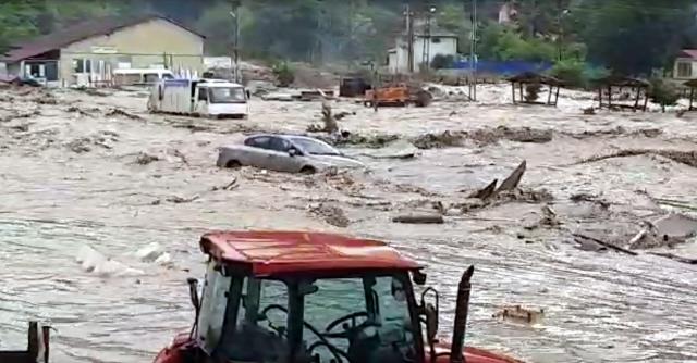 Son Dakika! Bakan Pakdemirli'den Karadeniz'e yeni uyarı: Yarın ve cumartesi ağır yağış olacak, meteorolojik risk devam ediyor Son Dakika! Bakan Pakdemirli'den Karadeniz'e yeni uyarı: Yarın ve cumartesi ağır yağış olacak, meteorolojik risk devam ediyor