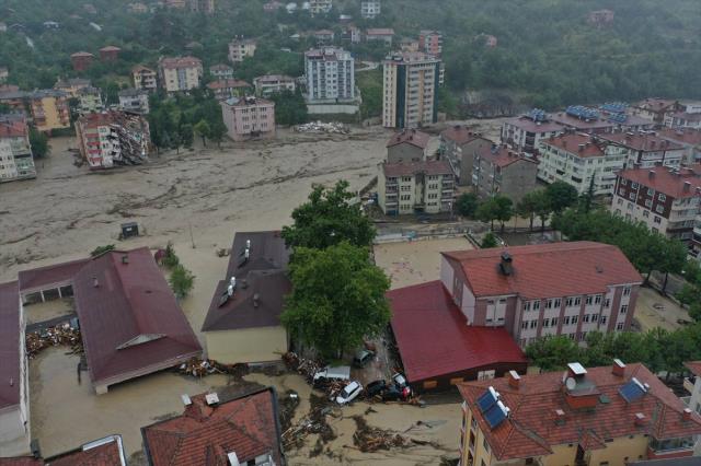 Son Dakika! Bakan Pakdemirli'den Karadeniz'e yeni uyarı: Yarın ve cumartesi ağır yağış olacak, meteorolojik risk devam ediyor Son Dakika! Bakan Pakdemirli'den Karadeniz'e yeni uyarı: Yarın ve cumartesi ağır yağış olacak, meteorolojik risk devam ediyor