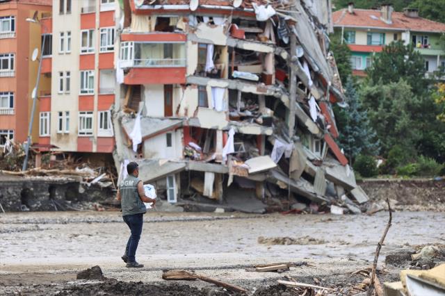 Son Dakika: Batı Karadeniz'deki sel felaketinde hayatını kaybedenlerin sayısı 78'e yükseldi