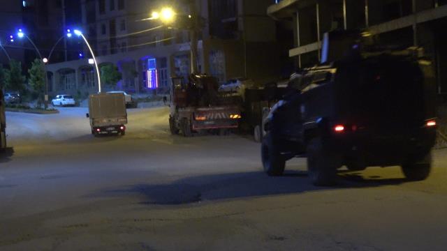 Son Dakika: Batman'da askeri tesise 3 adet maket uçakla saldırı girişimi