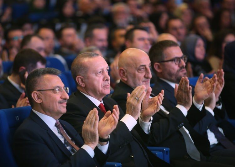 <p>Cumhurbaşkanı Erdoğan, 2019 Necip Fazıl Ödülleri Töreni'nde konuştu.</p>
