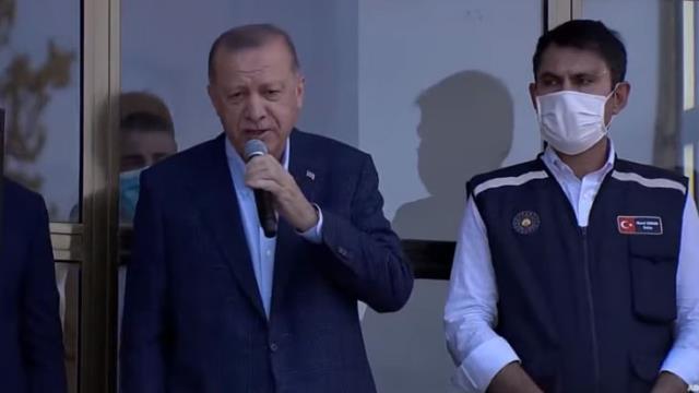 Son Dakika: Cumhurbaşkanı Erdoğan, selin vurduğu Bozkurt ilçesinde halka seslendi: Batı Karadeniz'i afet bölgesi ilan ettik