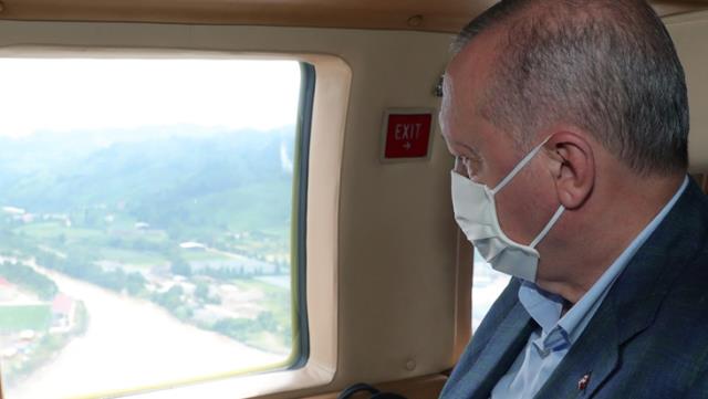 Son Dakika: Cumhurbaşkanı Erdoğan, selin vurduğu Rize'ye gitti! Bölgedeki incelemelerin ardından açıklamalarda bulunacak