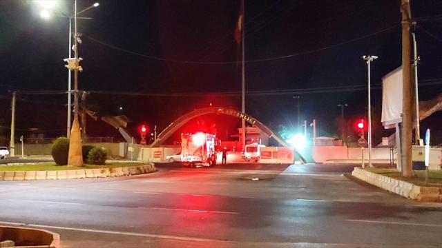 Son Dakika: Diyarbakır'da askeri tesise maket uçakla saldırı girişimiyle ilgili 1 kişi gözaltına alındı Son Dakika: Diyarbakır'da askeri tesise maket uçakla saldırı girişimiyle ilgili 1 kişi gözaltına alındı