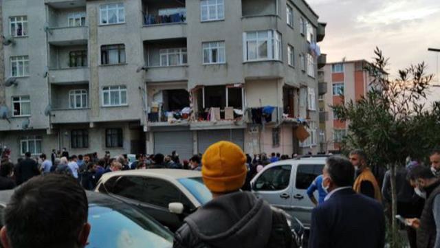 Son Dakika: Gaziosmanpaşa'da bir apartman dairesinde doğalgaz patlaması meydana geldi Son Dakika: Gaziosmanpaşa'da bir apartman dairesinde doğalgaz patlaması meydana geldi