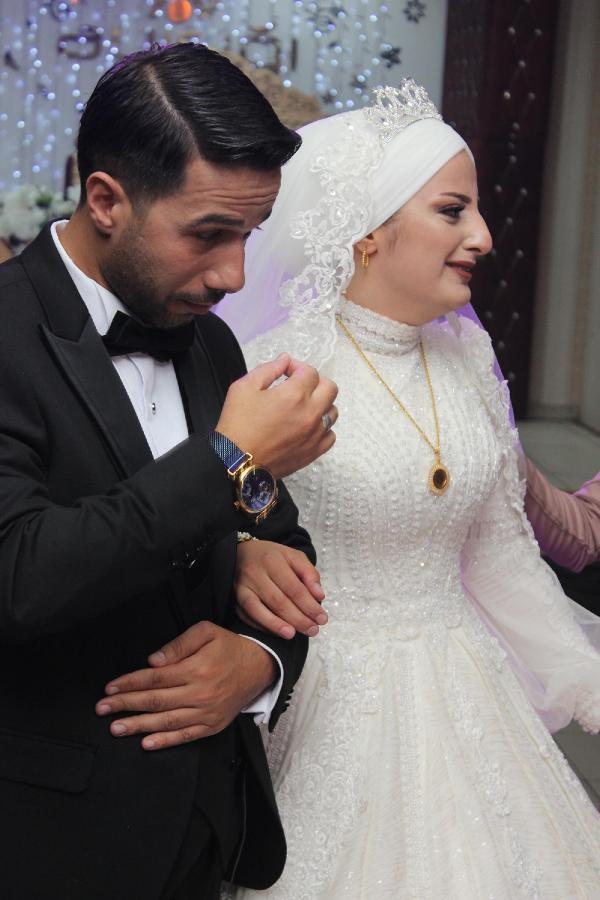 Son dakika haberi... Asker kardeşten ablaya düğün sürprizi: Gönderdiği mesaj okunurken salona girdi