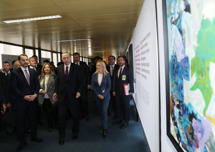 <p>Türkiye Cumhurbaşkanı Recep Tayyip Erdoğan, 1. Küresel Mülteci Forumu'na katılmak üzere bulunduğu Cenevre'deki BM Ofisi'nde 