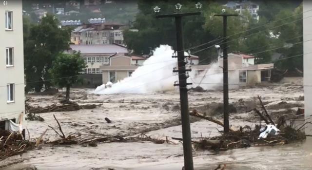 Son Dakika: Kastamonu'da bilanço ağırlaşıyor! Sel sularına kapılarak hayatını kaybedenlerin sayısı 4'e yükseldi