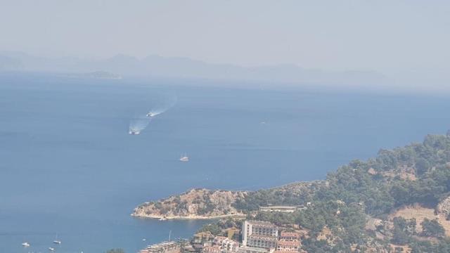 Son Dakika: Milli Savunma Bakanlığı, tahliye çalışmalarına destek vermek amacıyla iki çıkarma gemisini Marmaris'e sevk etti