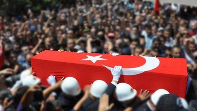 Son Dakika: PKK'nın şehit ettiği 13 vatandaşımızla ilgili provokatif paylaşımlara soruşturma Son Dakika: PKK'nın şehit ettiği 13 vatandaşımızla ilgili provokatif paylaşımlara soruşturma