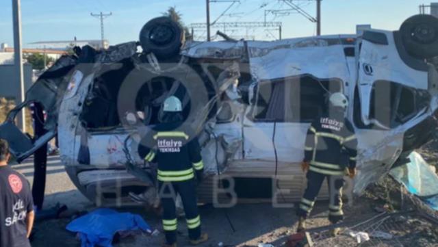 Son Dakika! Tekirdağ'da yük treni hemzemin geçitte bir minibüse çarptı: 4 ölü, 7 yaralı