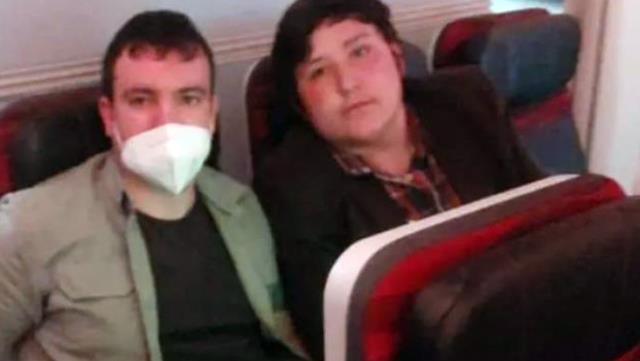 Son dakika: Türkiye'ye getirilmek için uçağa bindirilen Tosuncuk'tan ilk fotoğraflar geldi