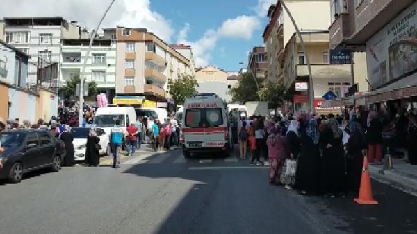 Sultangazi'de servis aracı okul önünde bekleyen öğrenci ve velilere çarptı: 4 yaralı