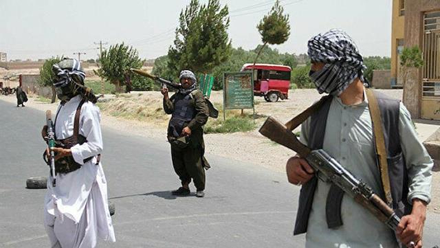 Taliban, Afganistan'ın en büyük üçüncü kentini ele geçirdi Taliban, Afganistan'ın en büyük üçüncü kentini ele geçirdi