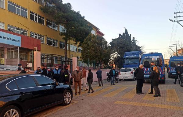 Tekirdağ'da Atatürk heykeline çirkin saldırı Tekirdağ'da Atatürk heykeline çirkin saldırı