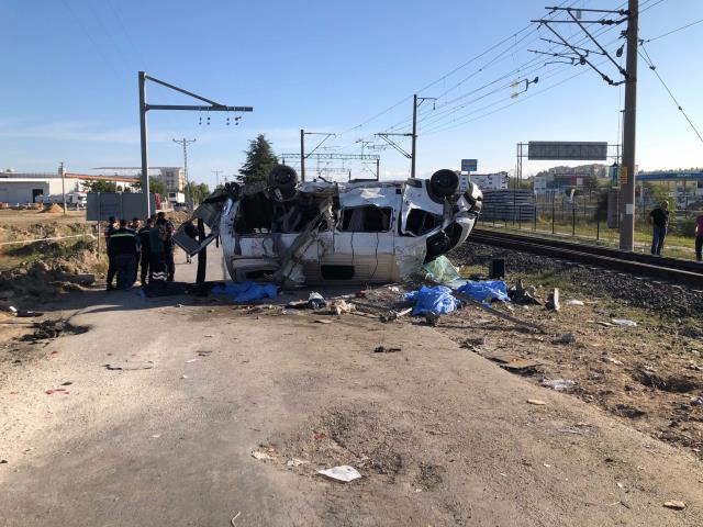 Tekirdağ'daki kazadan yeni görüntü ortaya çıktı! Minibüs şoförü 6 kişiyi resmen ölüme götürmüş