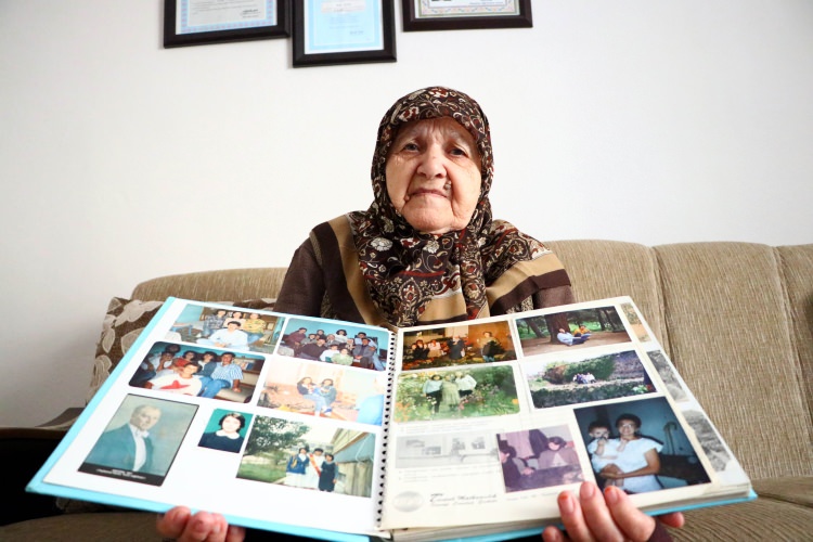 <p>Neşe öğretmen ve kendisini yalnız bırakmak istemediği için birlikte Bismil'e gelen babası Hasan Alten, 26 Ekim 1993 gecesi PKK'lı teröristler tarafından haince katledildi. </p>
