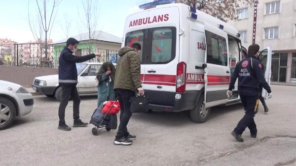 Testi pozitif çıktı, ambulansa binmemek için 1,5 saat direndi Testi pozitif çıktı, ambulansa binmemek için 1,5 saat direndi