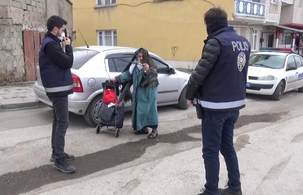 Testi pozitif çıktı, ambulansa binmemek için 1,5 saat direndi Testi pozitif çıktı, ambulansa binmemek için 1,5 saat direndi
