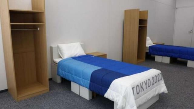 Tokyo Olimpiyatları'nda sporcuların yatak odasına cinsel ilişkiyi önleyen yatak konuldu