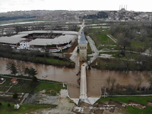 Tunca Nehri alarm verdi! Su debisi son 48 saate 5 kat arttı