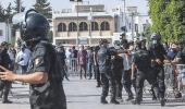 Tunus'ta sokaklar yangın yeri! Polis, darbe karşıtlarına müdahalede bulundu