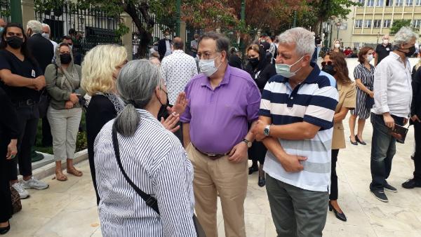 Türk Sanat Müziği Sanatçısı İnci Çayırlı son yolculuğuna uğurlandı